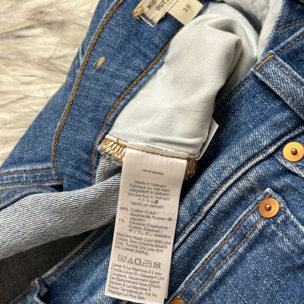 EUC! Madewell Worn Once!! Mid Rise Kick Out Jeans - Picture 8 of 8
